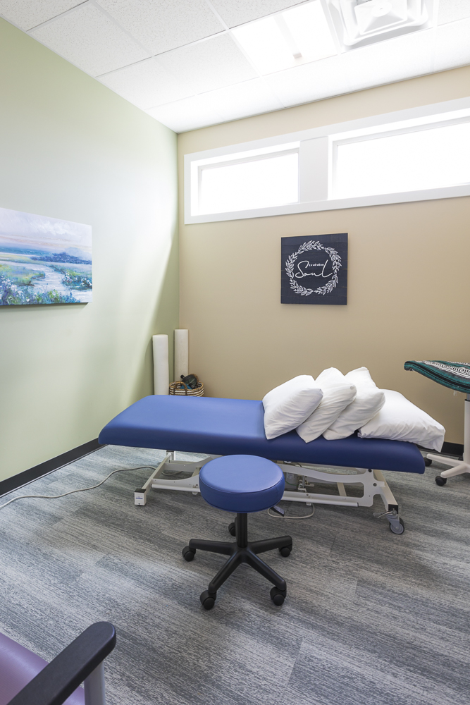 An unoccupied exam room in the Athletic Advantage facility